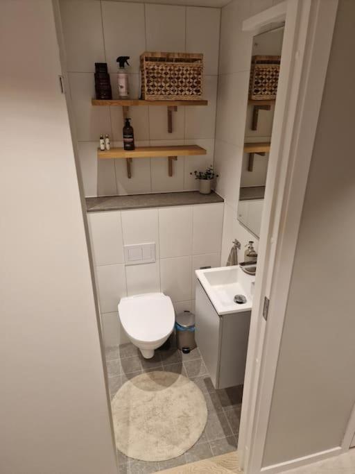 Modern Room With Bathroom, No Kitchen And Your Own Entrance Stockholm Eksteriør bilde