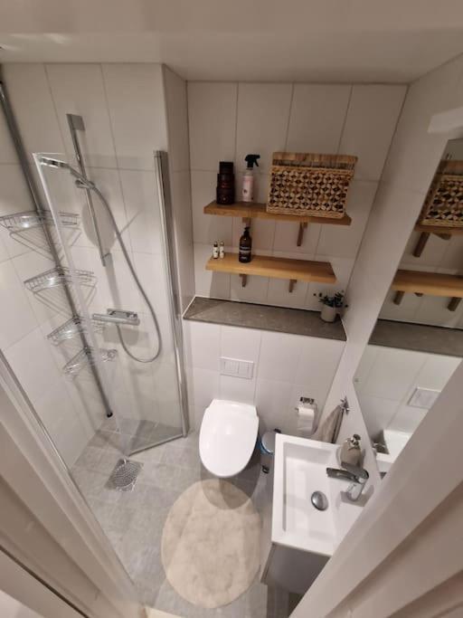 Modern Room With Bathroom, No Kitchen And Your Own Entrance Stockholm Eksteriør bilde